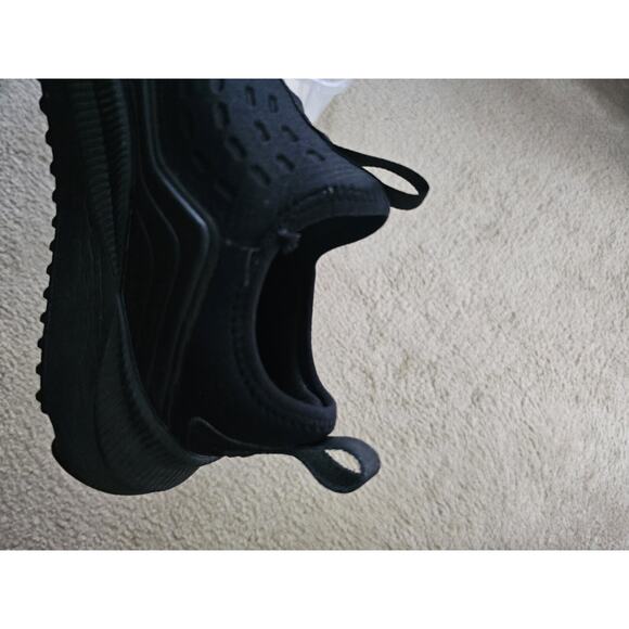 Puma Youth Size 6.5 Black Slip-On Sneakers Low Top School Shoes Casual Comfort - Picture 5 of 7